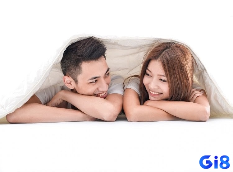 Giấc mơ về quan hệ tình dục mang đến cảm giác khao khát, khám phá sự kết nối tình cảm, thể hiện quyền lực và sự kiểm soát